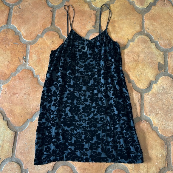 Saks Fifth Avenue Other - Saks Fifth Avenue sheer shorty nightgown size Medium